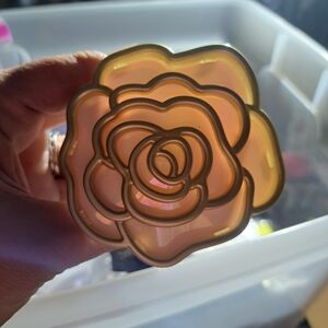 Yankee Candle Rose-Shaped Accent in Pink and Gold